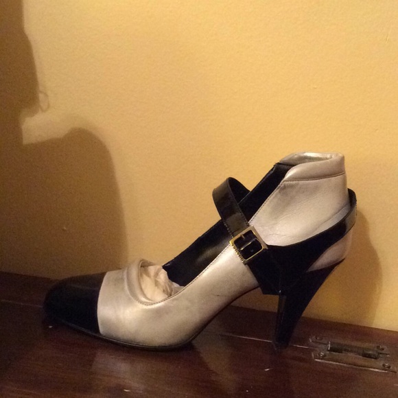 Selling my Chanel, YSL, Dolce & Gabbana shoes - Picture 4 of 8